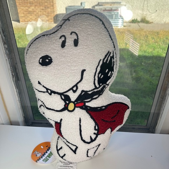 Peanuts Snoopy Dracula Vampire Pillow Halloween Decorative Plush New with Tags - Picture 11 of 11